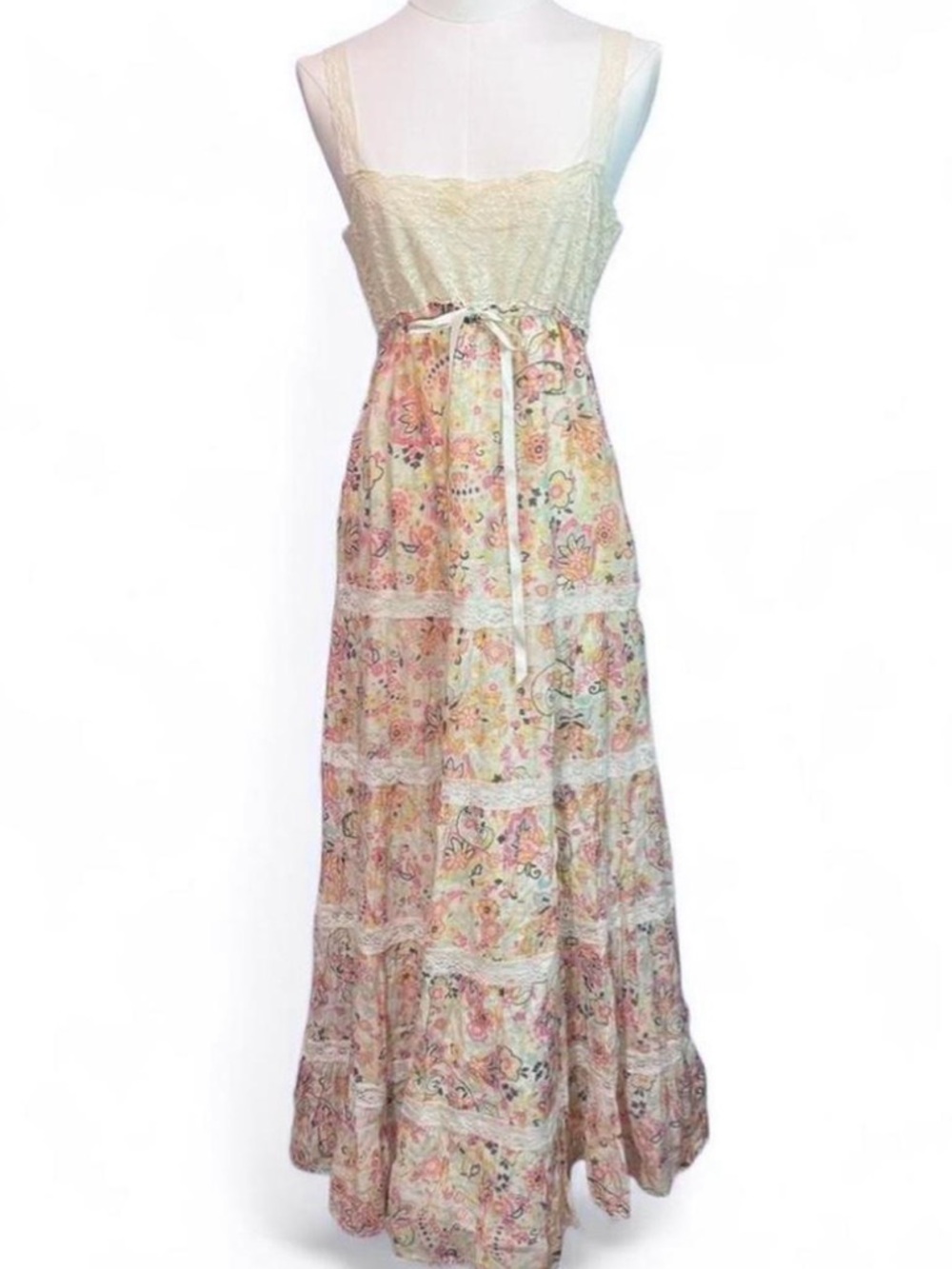 Vintage Jovovich-Hawk for MNG (Mango) floral lace maxi dress 🌸